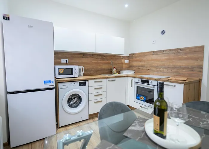 Birdhouse Apartment *